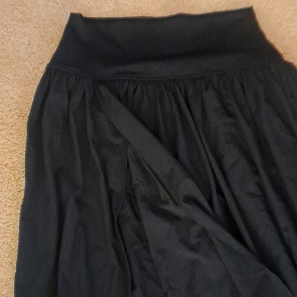 XSMALL BREEZEFUL PLICATED SPLIT MAXI SKIRT - Picture 5 of 8
